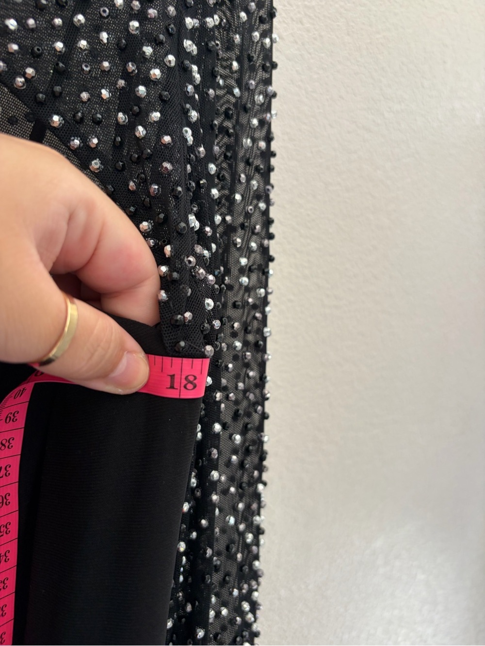NWT Betsy & Adam Womens
Black Beaded Embellished
Cutout Long Sleeve Gown Sz 14 P - Picture 13 of 14
